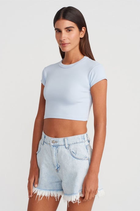Dames Slim Fit Crop Crew Neck T-shirt - Image 3