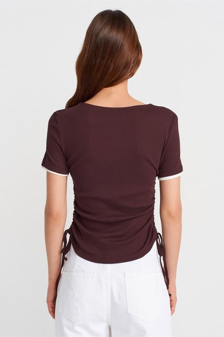 Dam T-Shirt i Bomull med Slim Fit och Rundad Halsringning - Image 2