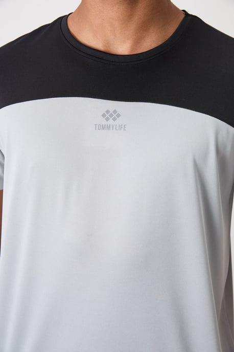 Men's Colour-Blocked Crew Neck T-Shirt - Image 3