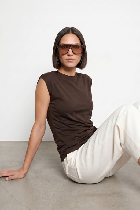 Dames Mouwloze Katoenen T-shirt met Ronde Hals en Strikdetail - Image 4