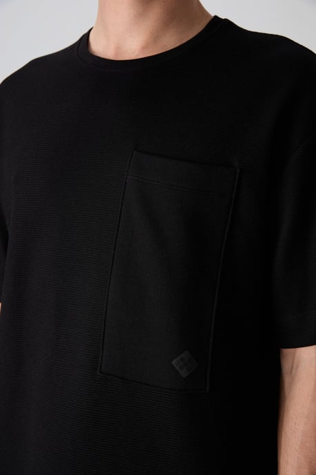 Överdimensionerad T-shirt i bomullsblandning med rund hals och ficka - Image 3