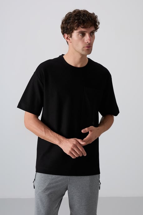 Överdimensionerad T-shirt i bomullsblandning med rund hals och ficka - Image 4