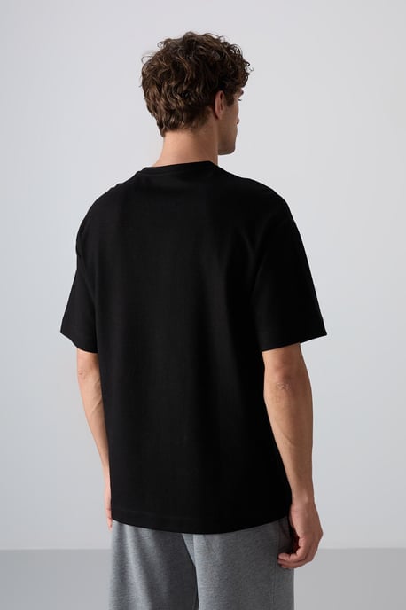 Överdimensionerad T-shirt i bomullsblandning med rund hals och ficka - Image 5