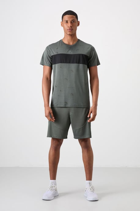 Herrars färgblockerad crew neck T-shirt - Image 2