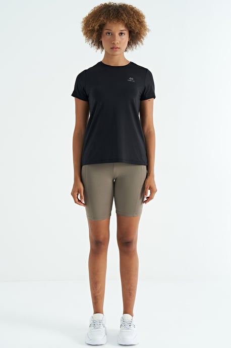 Women's relaxed crew neck T-shirt with side slits - Image 3