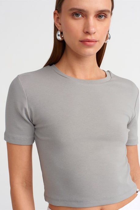 Women's Slim Fit Crop Crew Neck T-Shirt - Image 4