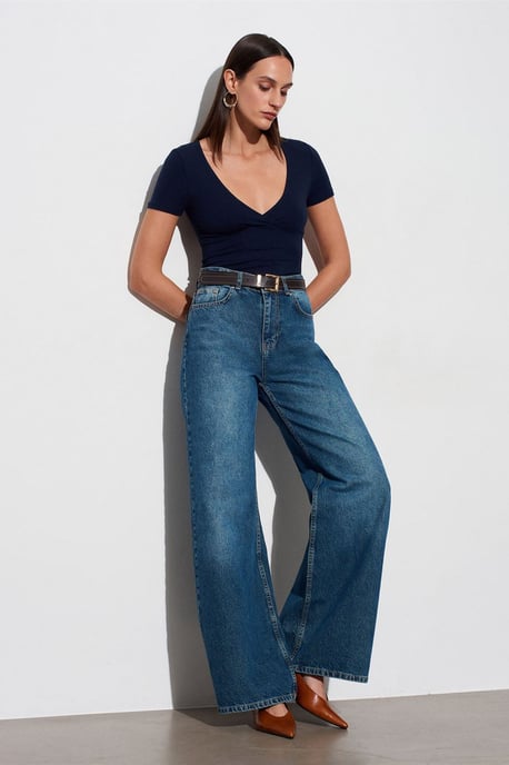Fitted V-Neck Short-Sleeve T-Shirt - Image 1