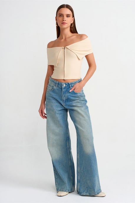 Kvinno Off-shoulder Crop T-shirt med dragkedja - Image 3