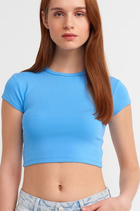Dames Crop Slim-Fit Crew Neck T-Shirt - Image 2