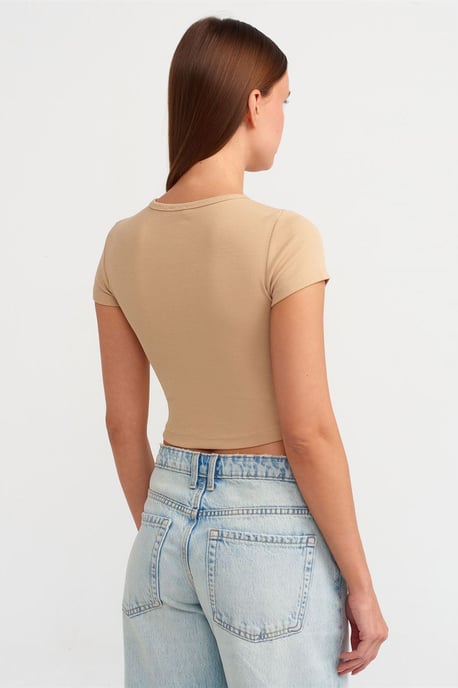 Kvinnors kortärmad slim-fit T-shirt med rund hals - Image 2