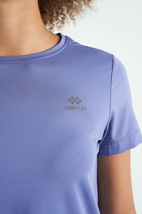 Women's relaxed crew neck T-shirt with side slits - Image 5