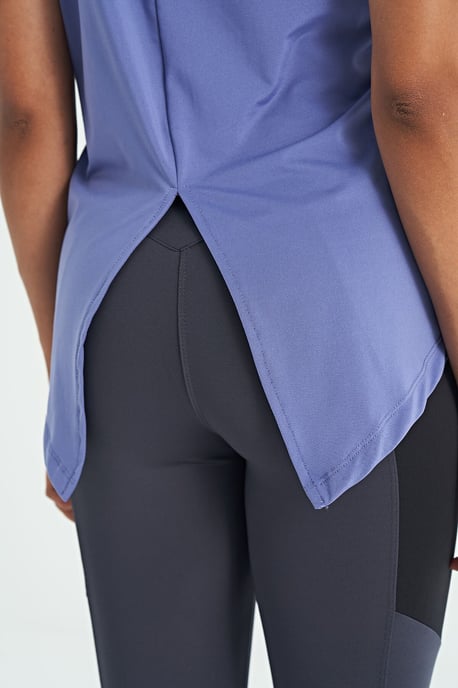 Women's relaxed crew neck T-shirt with side slits - Image 6