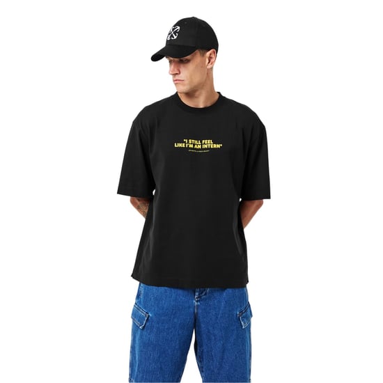 Off White T-shirt voor heren met de tekst 'Feel Like An Intern' (Zwart) - Image 3