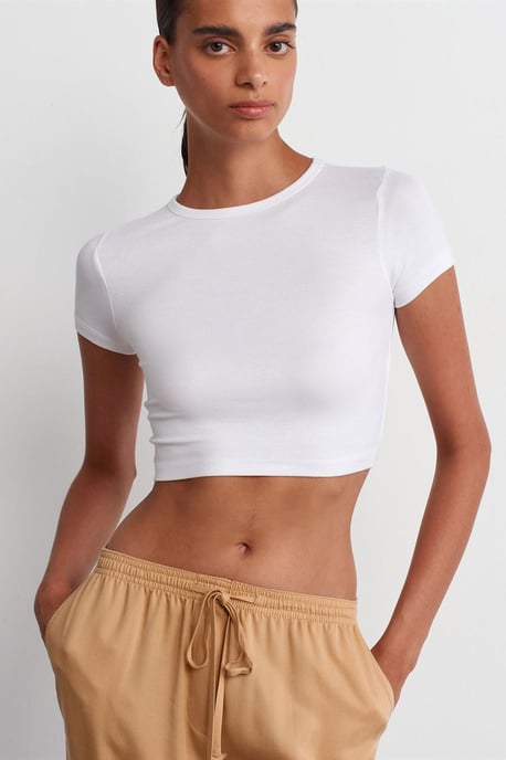 Dames Crop Slim-Fit Crew Neck T-Shirt - Image 5