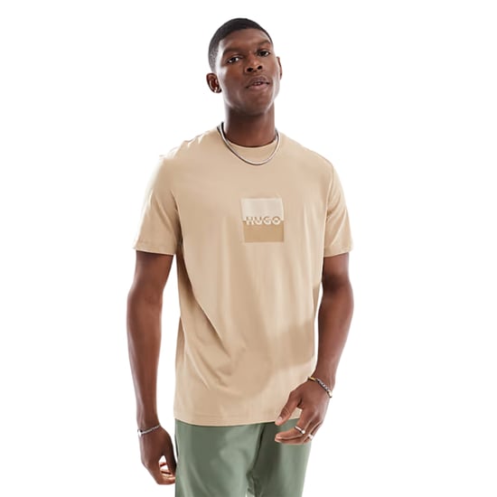 Hugo Heren Dusplit Tonaal Logo T-Shirt (Zand) - Image 1