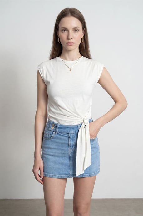Dames Mouwloze Katoenen T-shirt met Ronde Hals en Strikdetail - Image 4