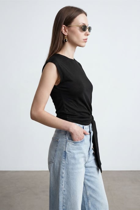 Dames Mouwloze Katoenen T-Shirt met Crew Neck en Strikdetail - Image 3