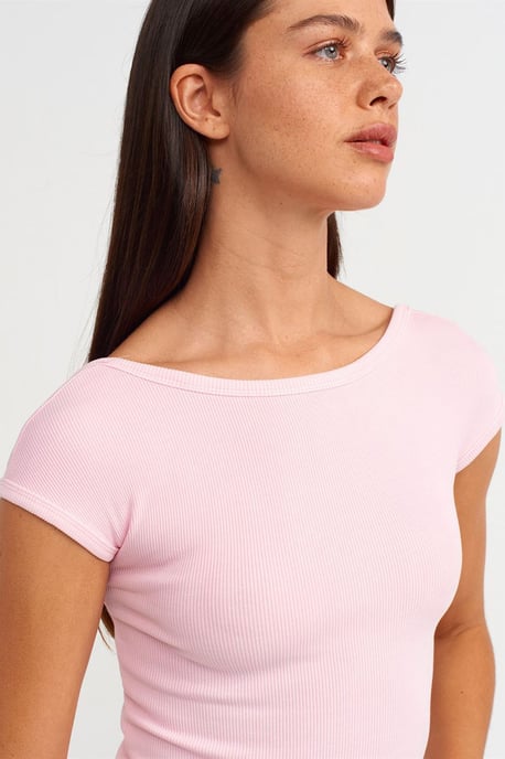Women's Crop T-Shirt With Square Neck And Cut-Out - Image 4