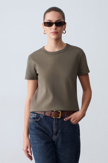 Dam T-shirt med rund halsringning i enfärgat utförande - Image 2