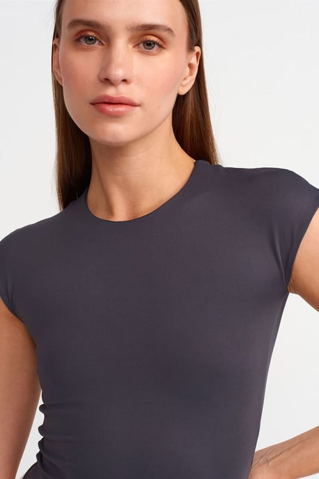 Dames Slim Fit Crew Neck T-Shirt - Image 4