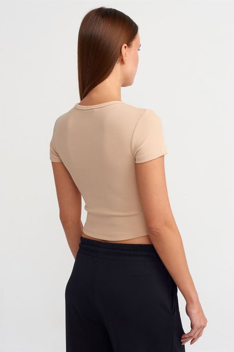 Kvinnors kortärmad slim-fit t-shirt med rund hals - Image 2