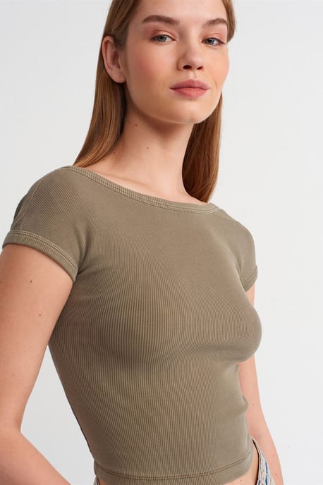 Women's Crop T-Shirt With Square Neck And Cut-Out - Image 4