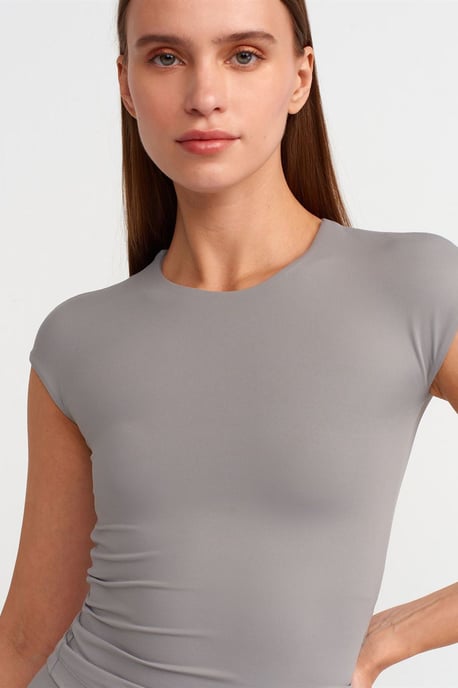 Dames Slim Fit Crew Neck T-shirt - Image 1