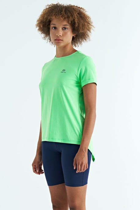 Women's relaxed crew neck T-shirt with side slits - Image 4