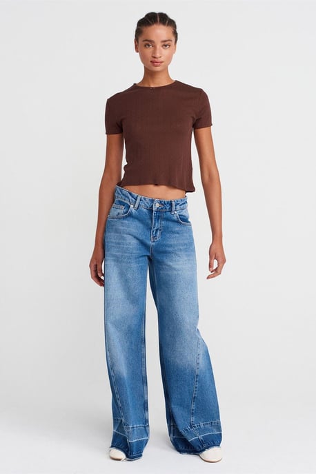 Women's Ribbed Crop T-Shirt - Image 4