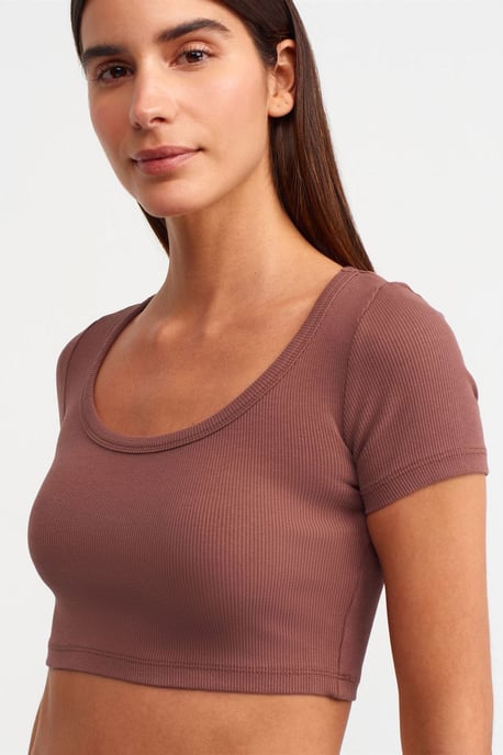 Women's Ribbed Crop T-Shirt - Image 3