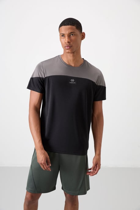 Men's Colour-Blocked Crew Neck T-Shirt - Image 4