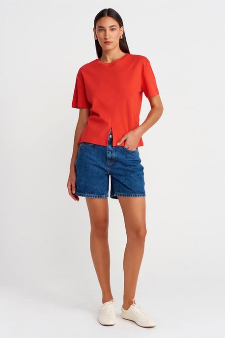 Dam T-shirt i bomull med rund hals och slitsar - Image 4