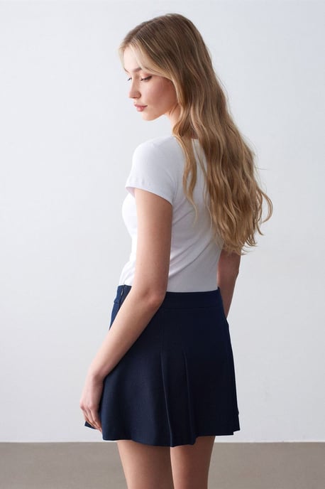 Dam Slim Fit Bomull U-Hals T-Shirt - Image 2