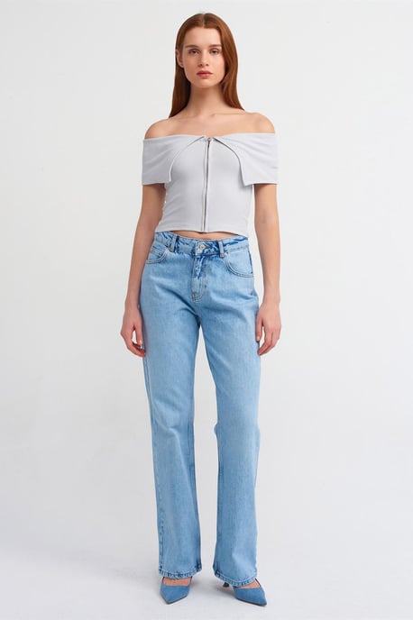 Women's Off-shoulder Crop T-shirt With Zipper - Image 3