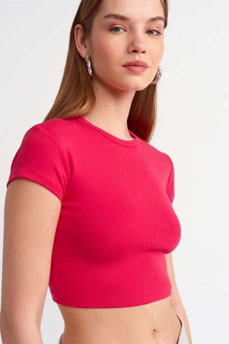 Kvinnors Croppad Slim-Fit T-shirt med Rundad Halsringning - Image 4