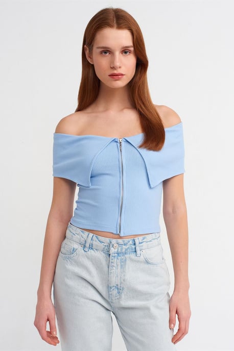 Women's Off-shoulder Crop T-shirt With Zipper - Image 1