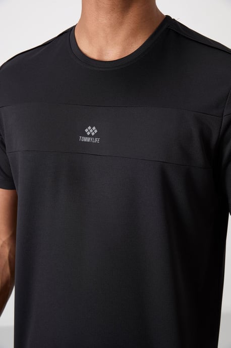 Men's Color Block Crew Neck T-Shirt - Image 3