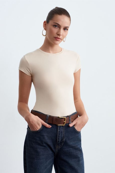 Tight Fit Crew Neck T-shirt - Image 3