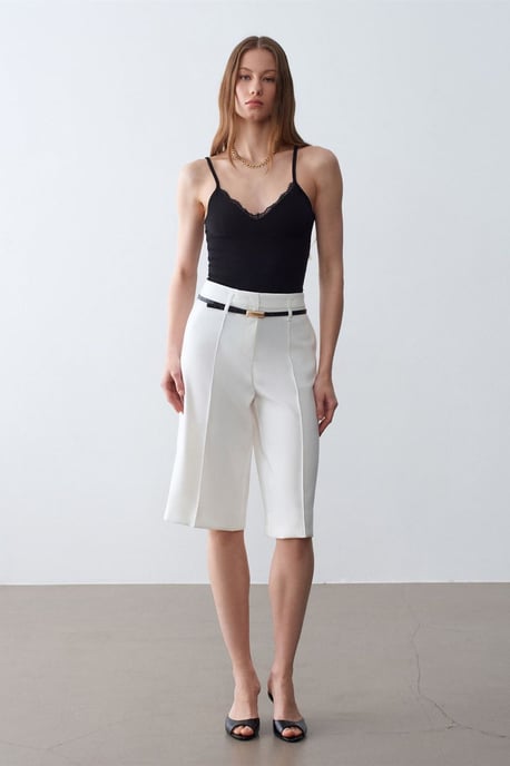 Hoge taille Wijde Crepe Shorts Met Ceintuur - Image 1
