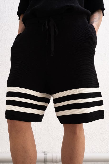Randiga stickade shorts med dragsko i midjan - Image 2
