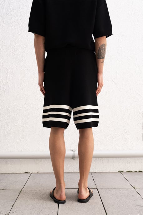 Randiga stickade shorts med dragsko i midjan - Image 3