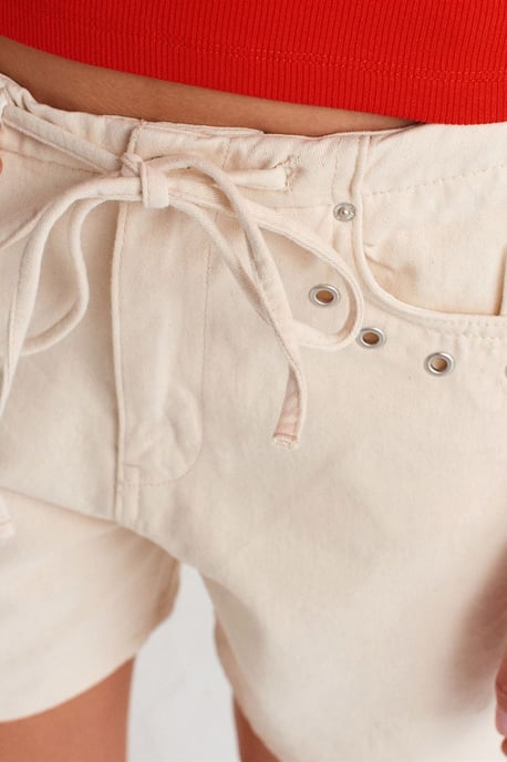 Dams bomullsjeansshorts med dragsko i midjan - Image 3