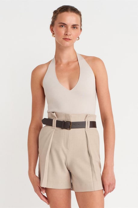 Högmidjade skräddarsydda crepe-shorts med bälte - Image 4