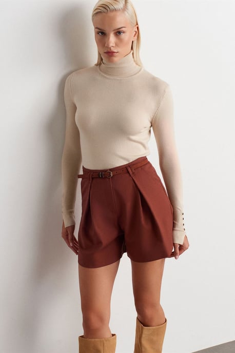 High-Waist Belted Tailored Shorts - Image 3