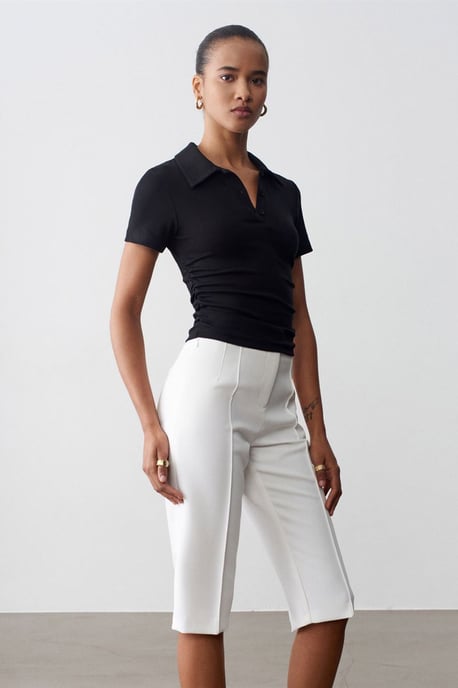 High-waist Straight Capri Shorts With Slit - Image 3