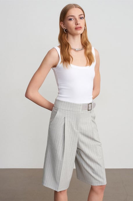 High-Waist Striped Tailored Shorts With Belt - Image 1