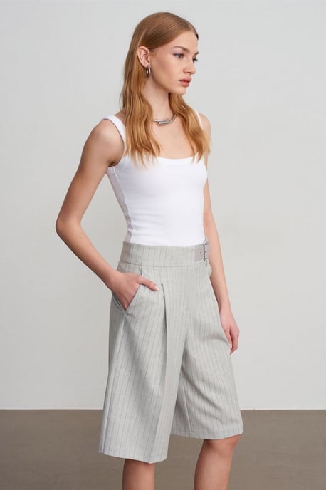 High-Waist Striped Tailored Shorts With Belt - Image 4