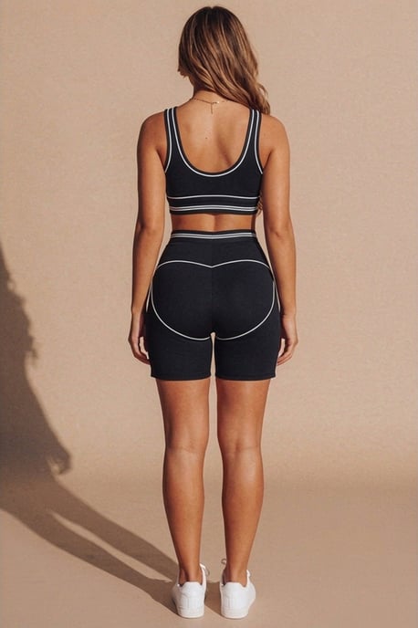 Black Contour Seamless Sports Bra & Cycling Shorts Set- Giana - Image 4