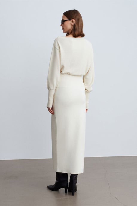 High-Waist Ribbed Maxi Skirt - Image 4