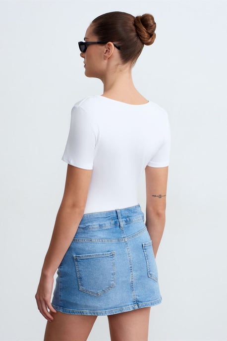 Hooggetailleerde denim mini-rok met riem - Image 2